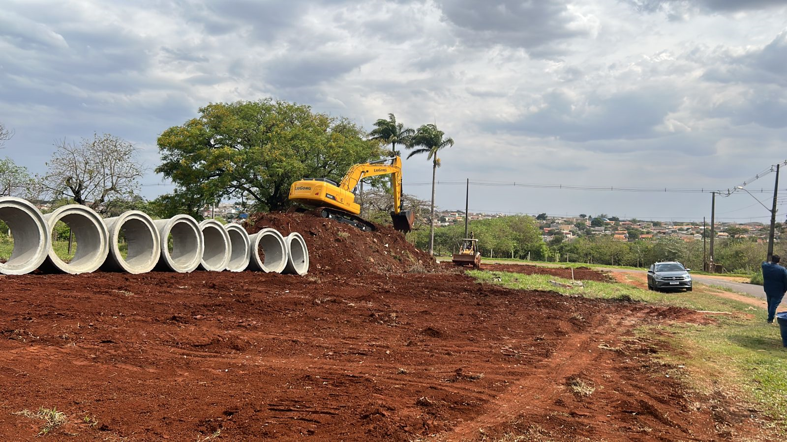 Serviços iniciais do Viaduto da PUC em Londrina