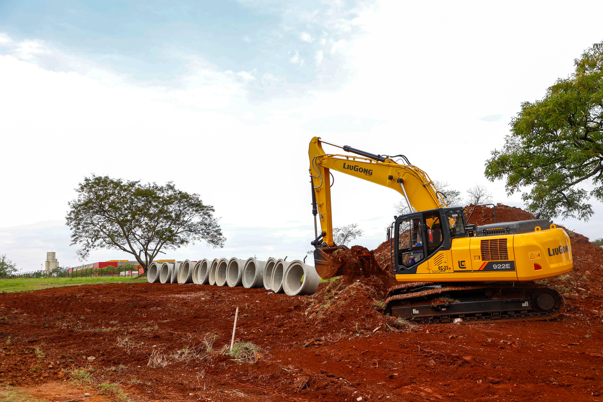 Serviços iniciais do Viaduto da PUC em Londrina