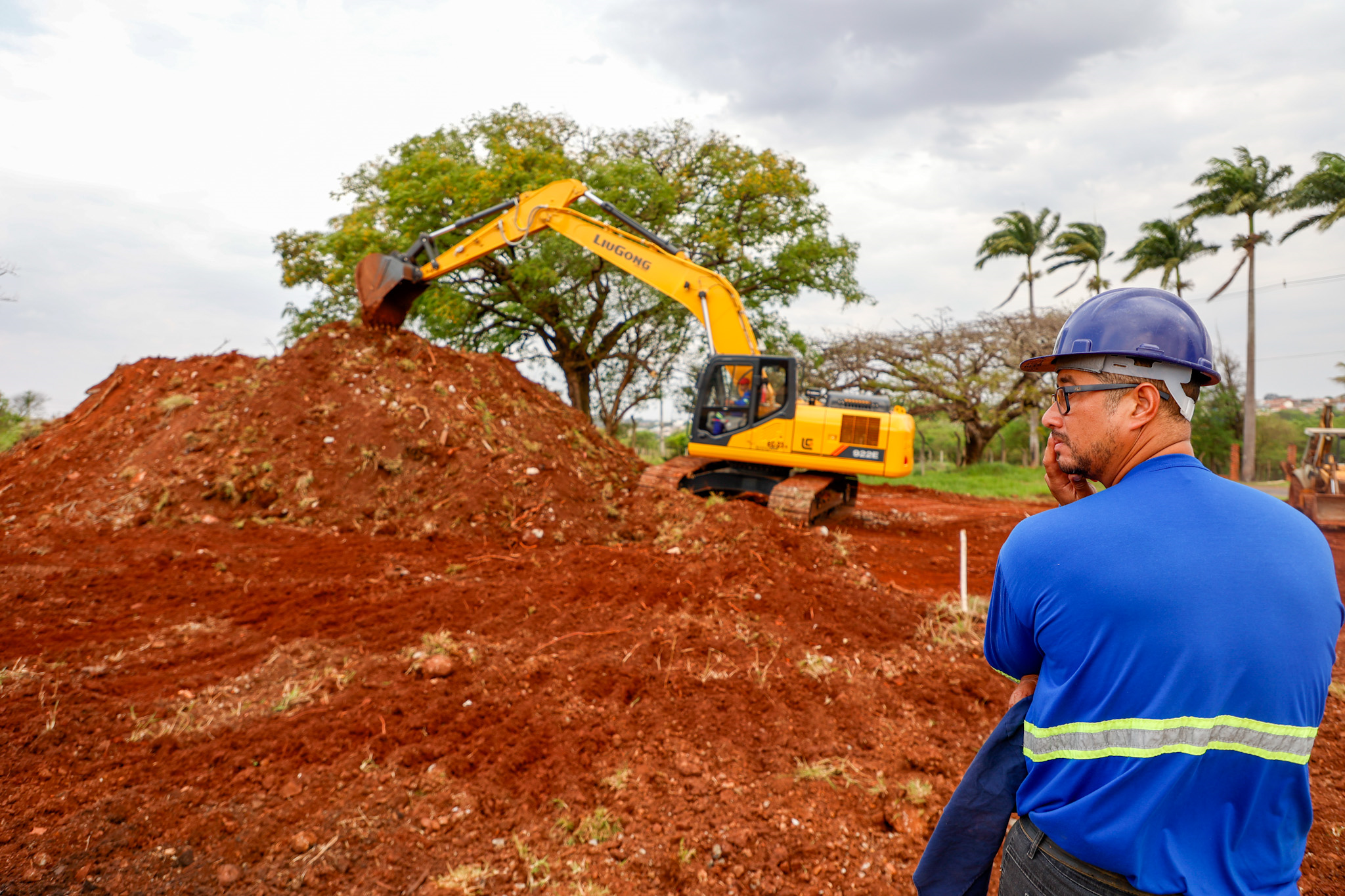 Serviços iniciais do Viaduto da PUC em Londrina