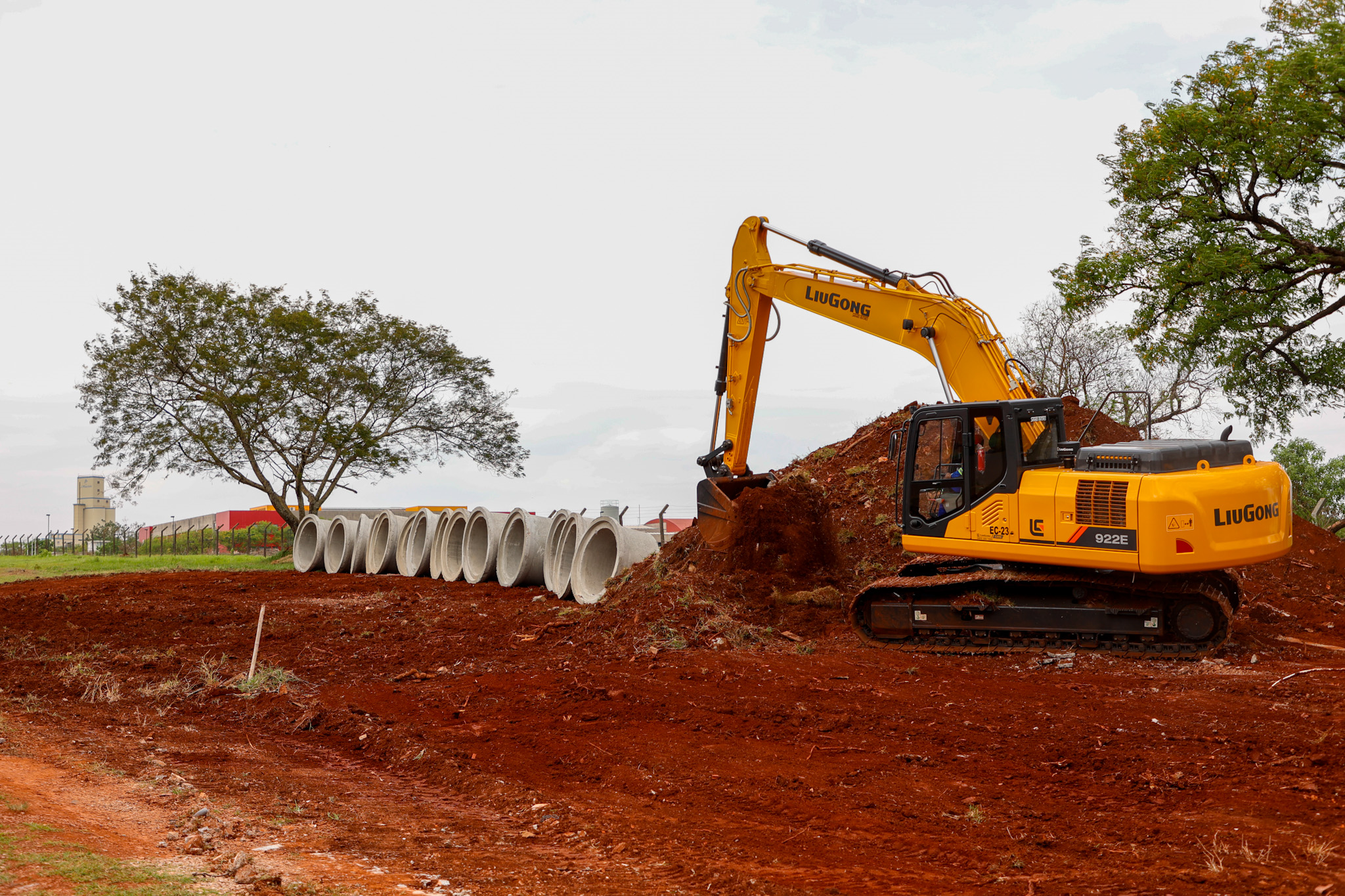Serviços iniciais do Viaduto da PUC em Londrina