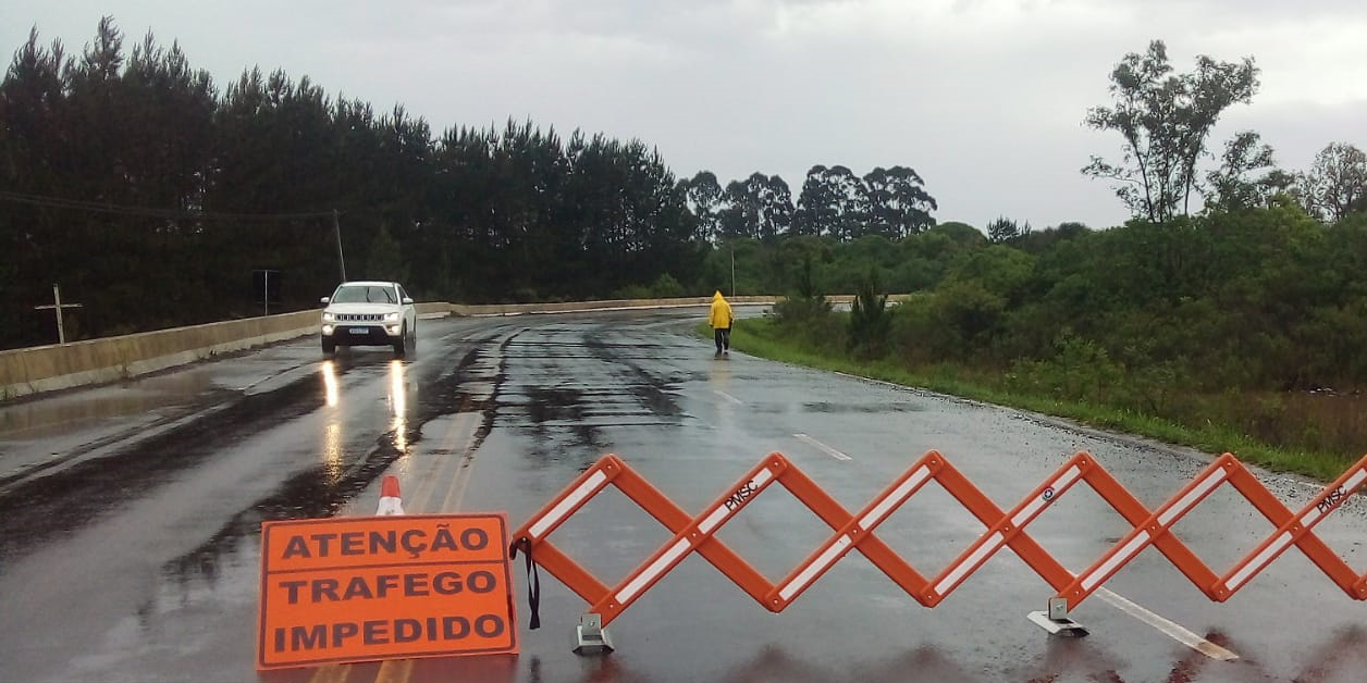 Bloqueio ponte PR-151 São Mateus do Sul - Três Barras