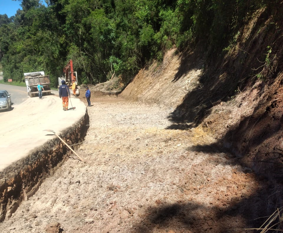 PR-092 em Rio Branco do Sul, implantação de desvio provisório - início dos serviços