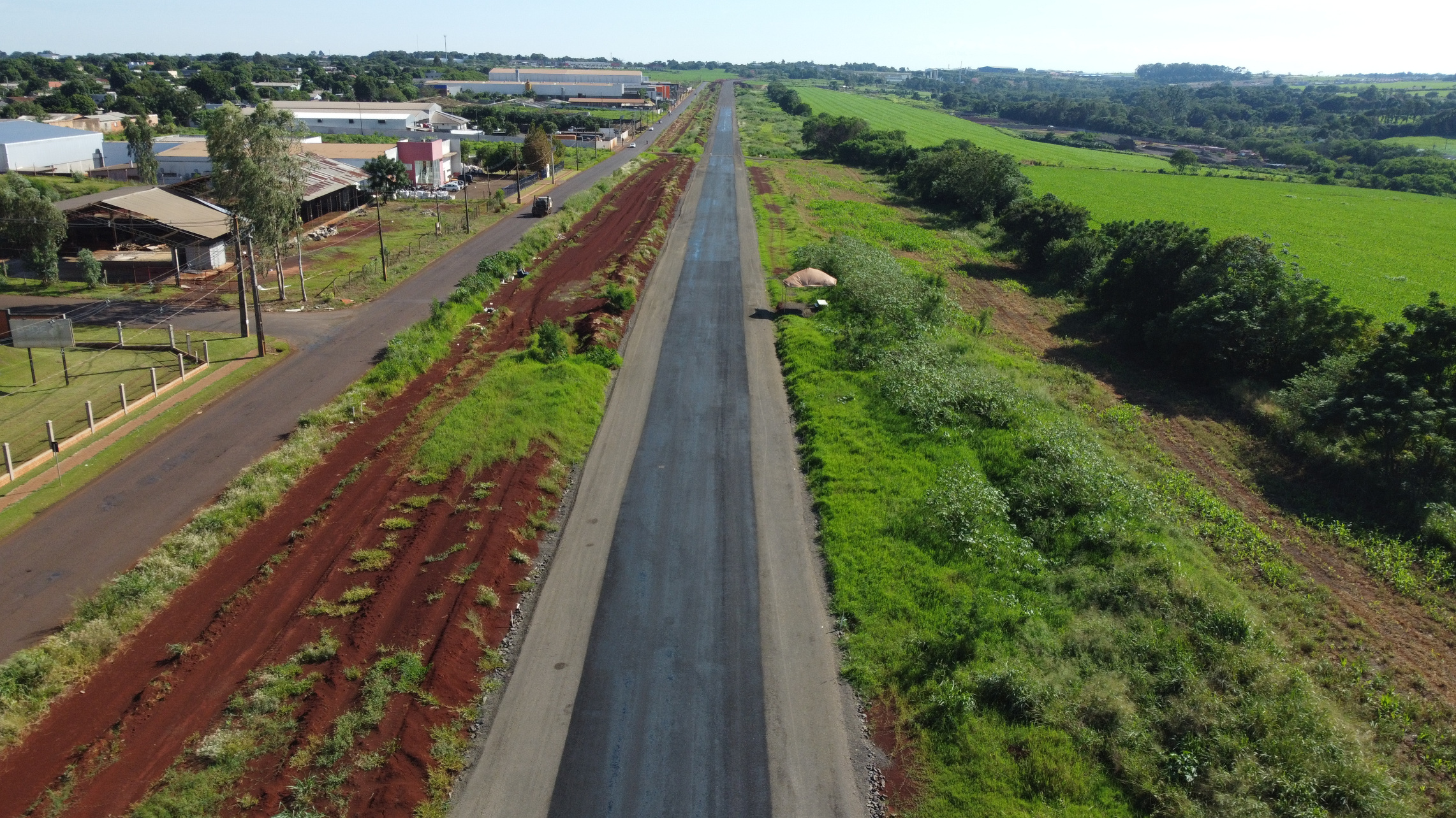 Perimetral Leste - pavimentação base com imprimação