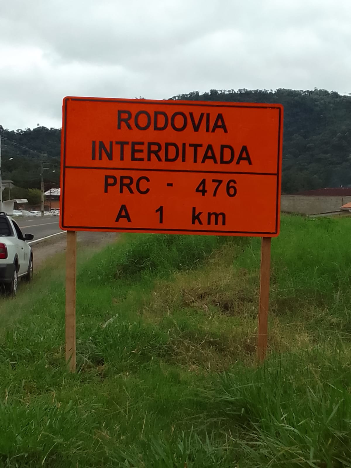 PRC-476 em União da Vitória, sinalização de emergência