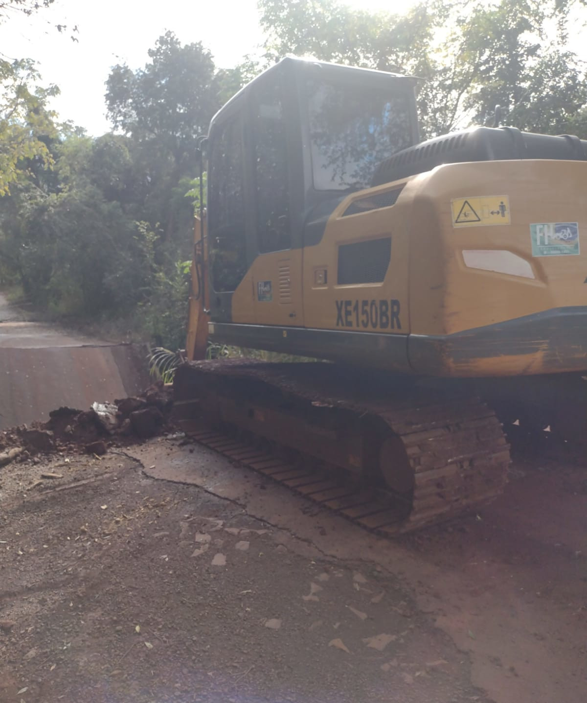 PR-180 Ponte Rio Melissa - remoção de solo da cabeceira