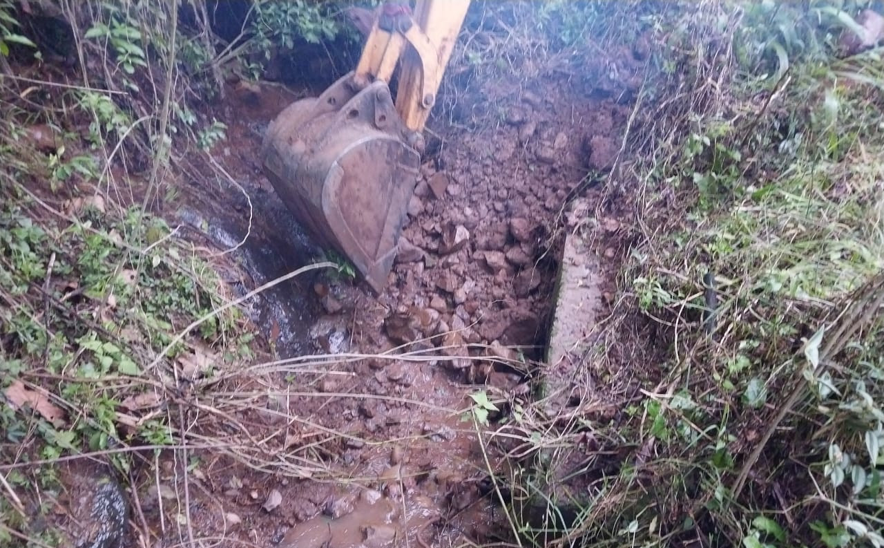 Serviços do DER/PR em rodovias estaduais do Rio Grande do Sul