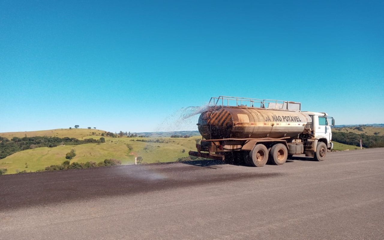 PR-239 obra de pavimentação entre Pitanga e Mato Rico