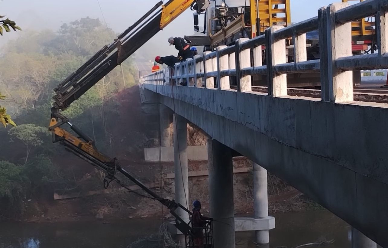 PR-439 Ponte Rio das Cinzas - limpeza por jateamento