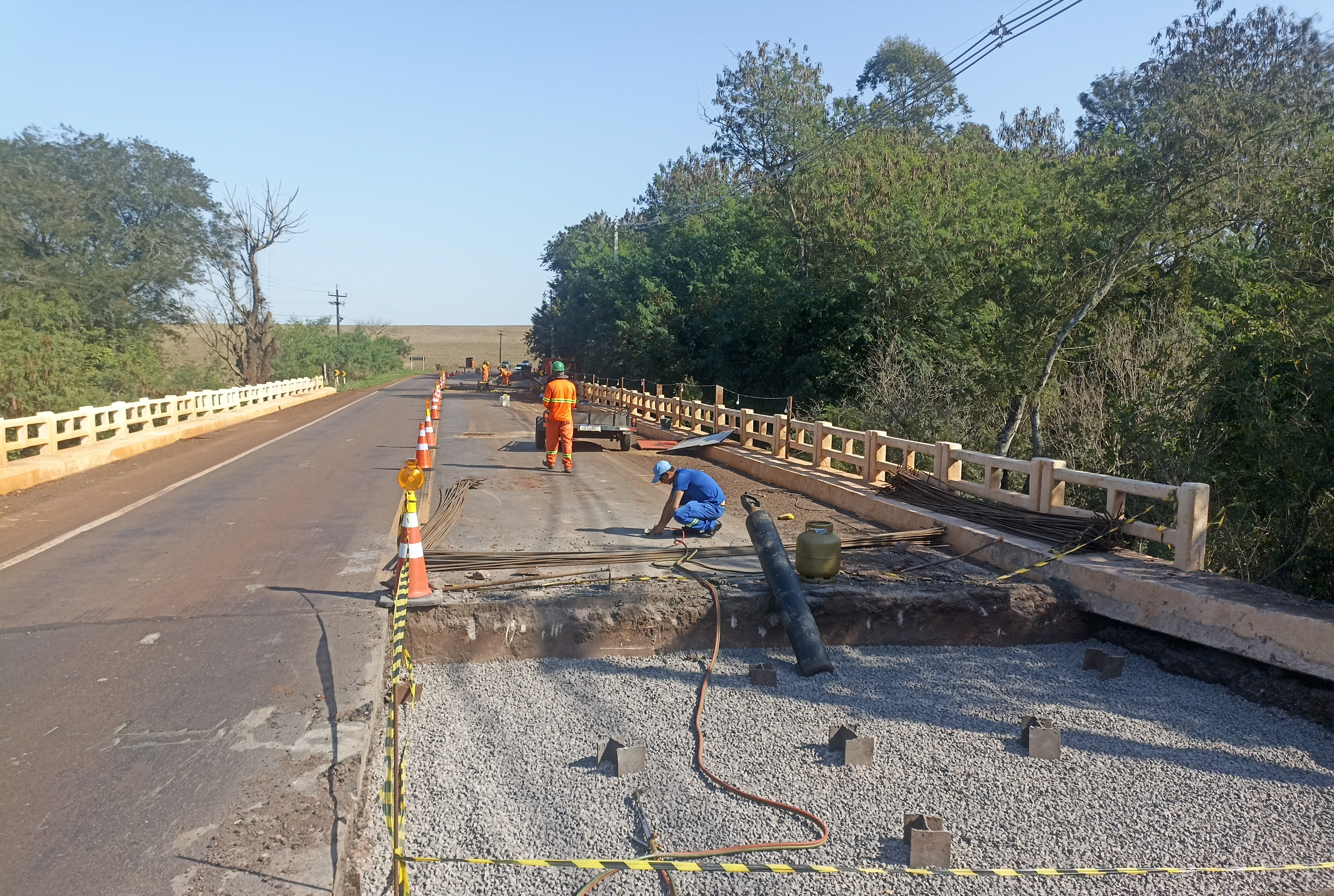 Reforma da ponte sobre o Rio do Açu na PR-364 em Terra Roxa