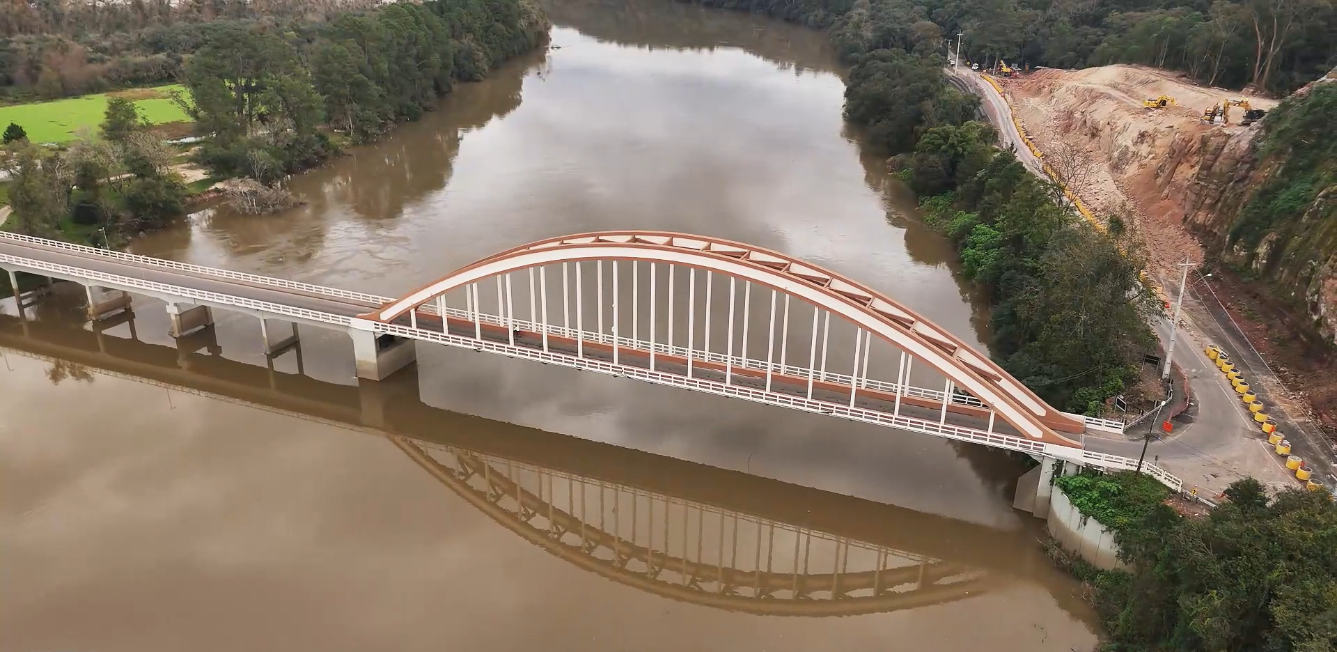 PRC-476 União da Vitória manutenção Ponte dos Arcos e contenção de talude