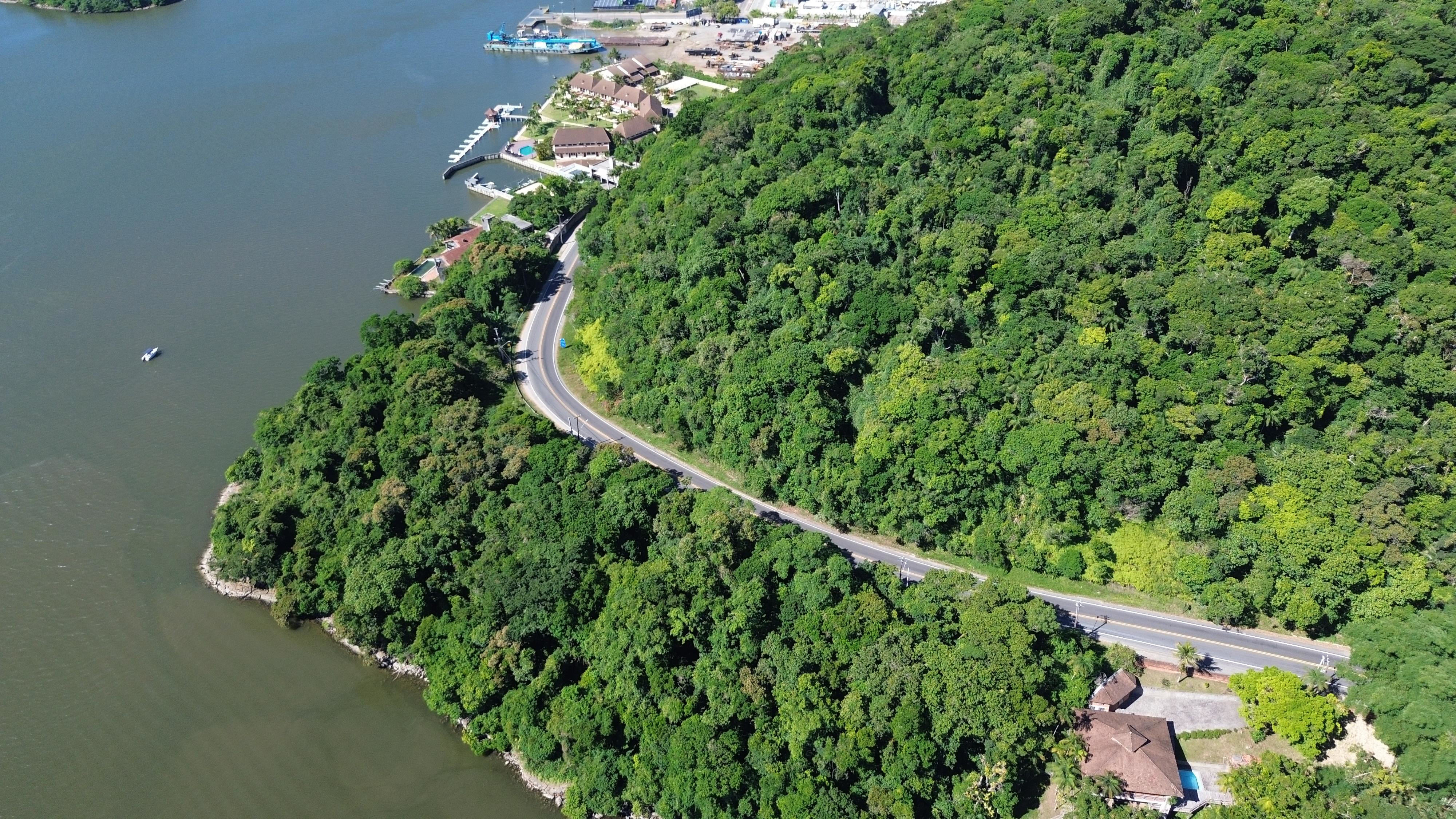 Rua Marechal Hermes (PR-807) em Guaratuba