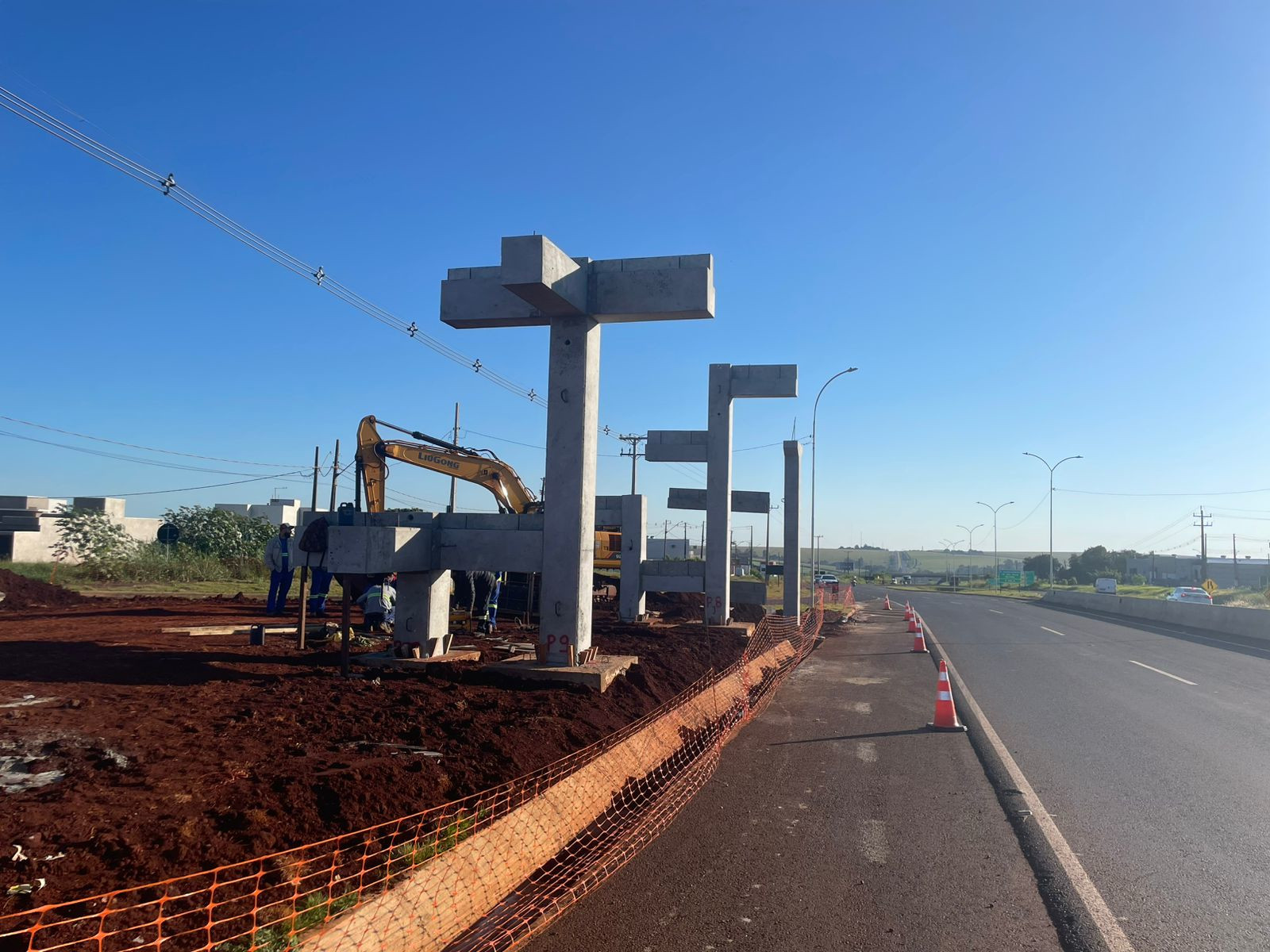 PR-317 lançamento de pilares da passarela um