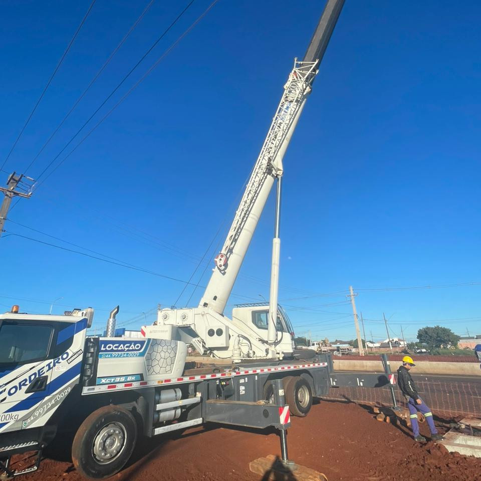 PR-317 lançamento de pilares da passarela um