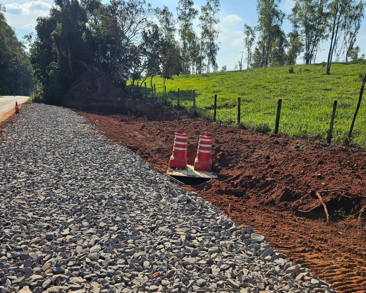 PR-681 recuperação de drenagem e pavimento no km 7, em Alto Piquiri