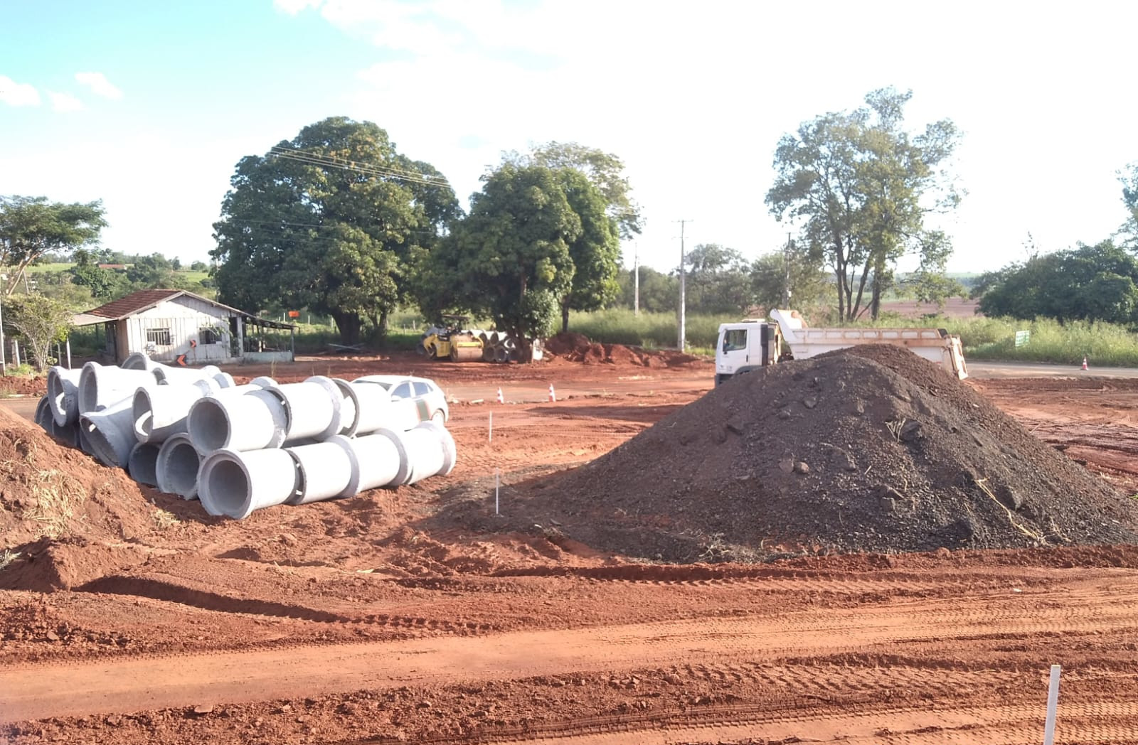 Serviços do novo trevo rodoviário entre Porto Rico e São Pedro do Paraná