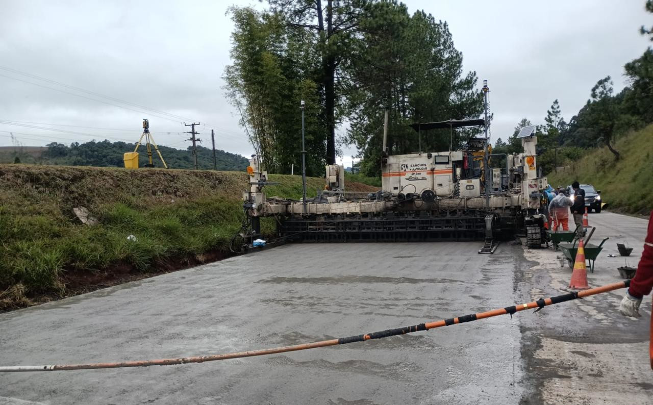 Restauração em concreto da PRC-280 entre Pato Branco e Clevelândia