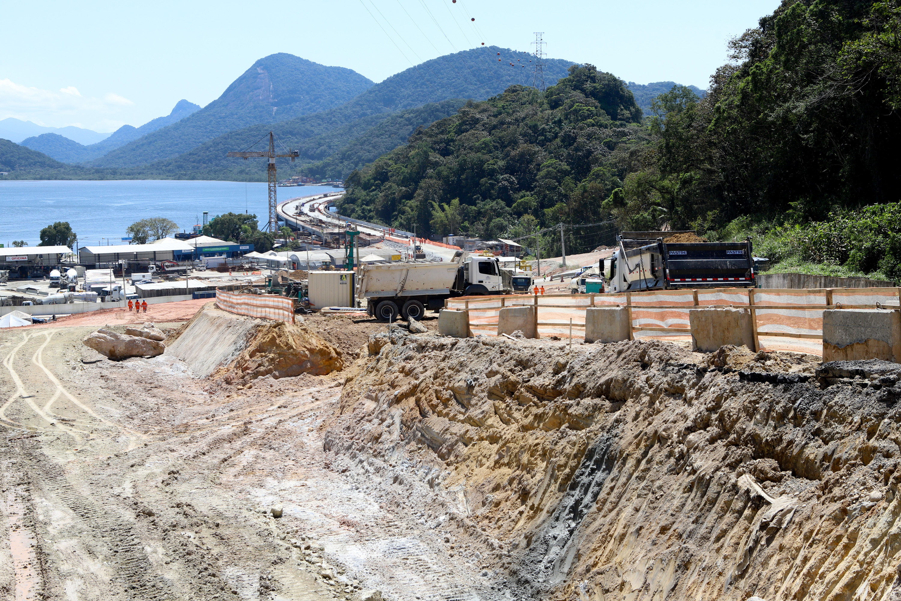 Obras da ponte de Guaratuba e acessos