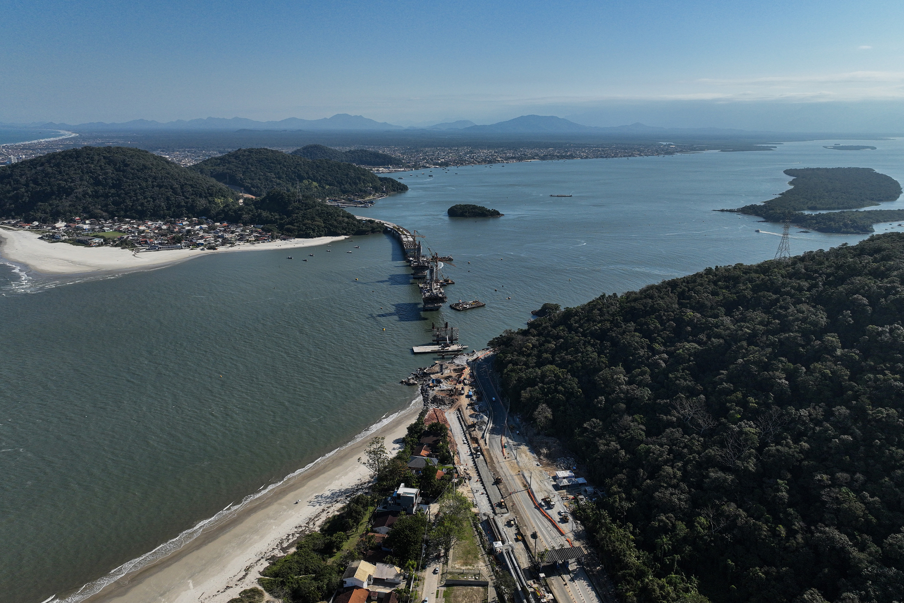 Obras da ponte de Guaratuba e acessos