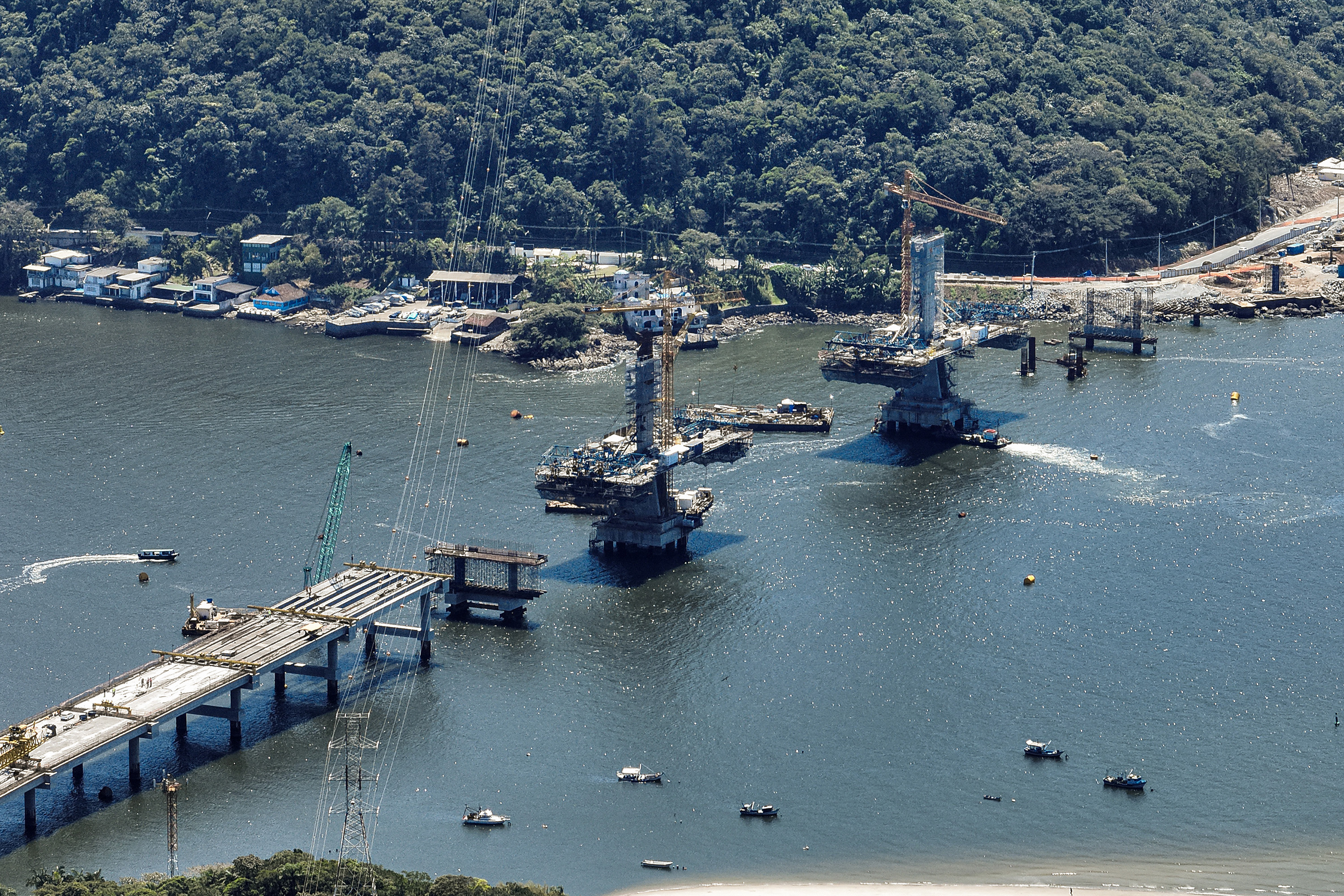 Obras da ponte de Guaratuba e acessos