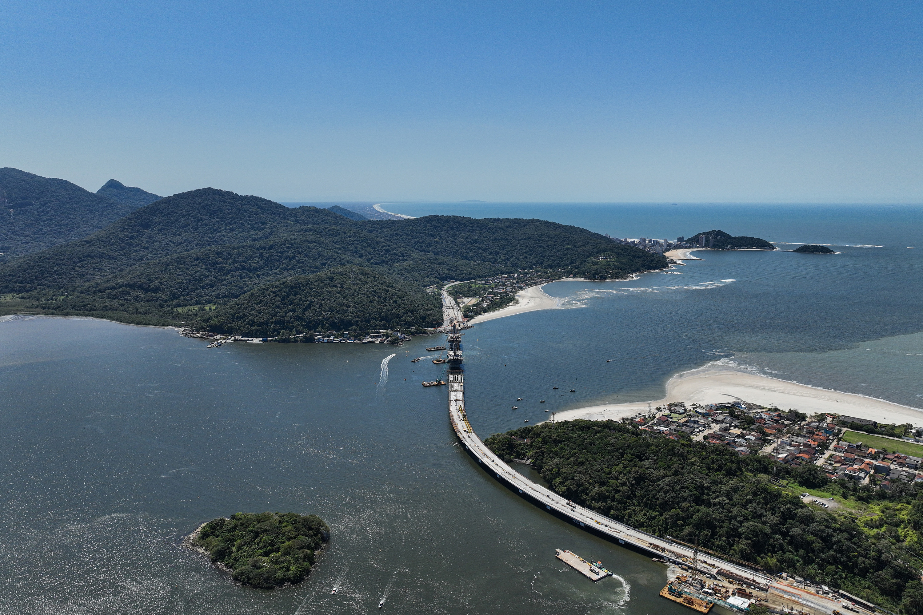Obras da ponte de Guaratuba e acessos