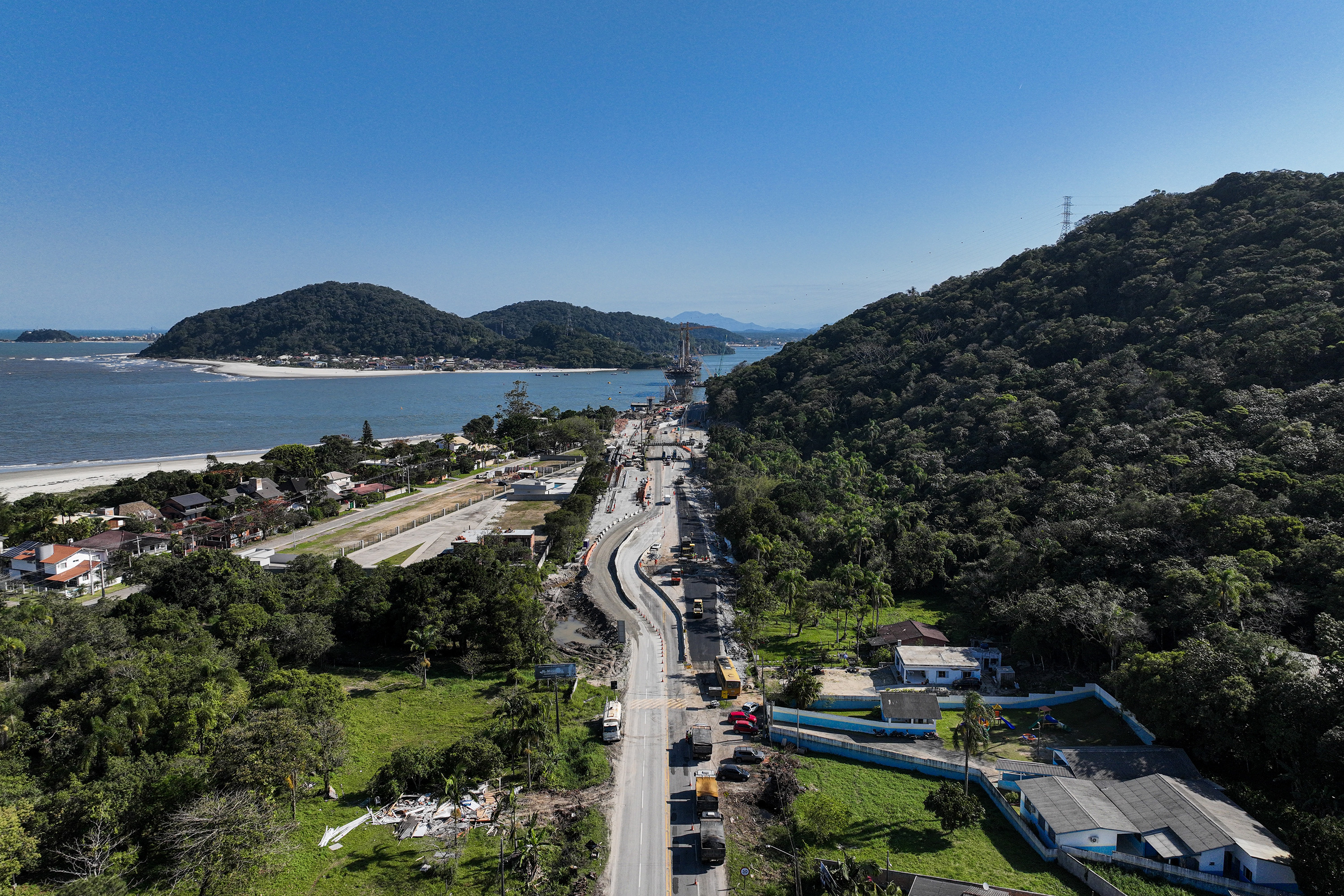 Obras da ponte de Guaratuba e acessos