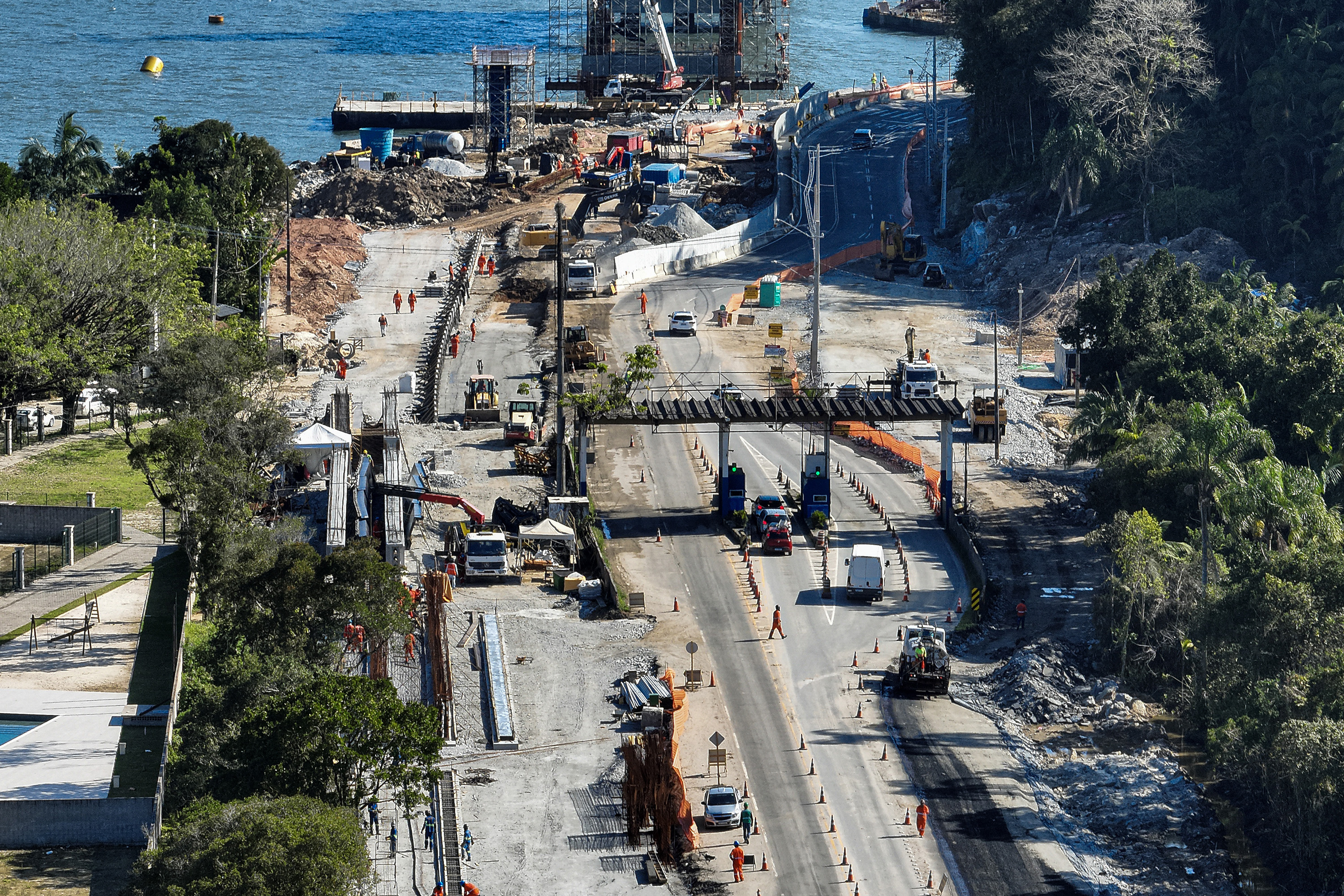 Obras da ponte de Guaratuba e acessos