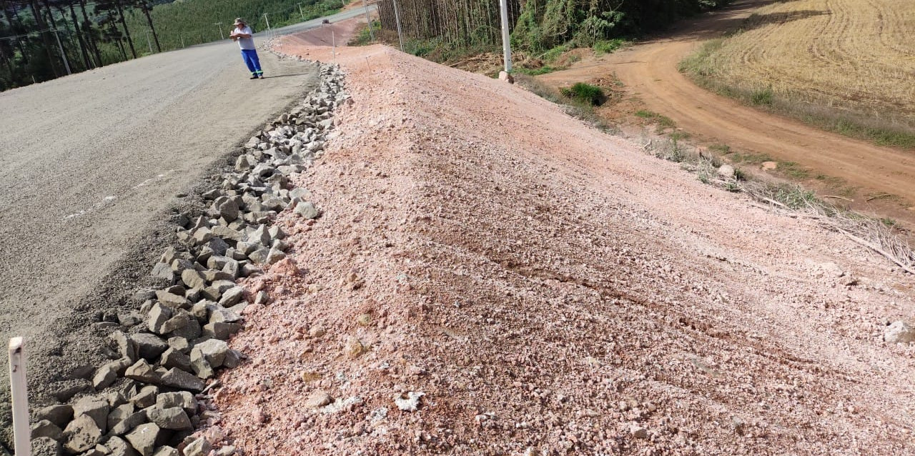 PR-160 entre Imbaú e Reserva - obra inacabada