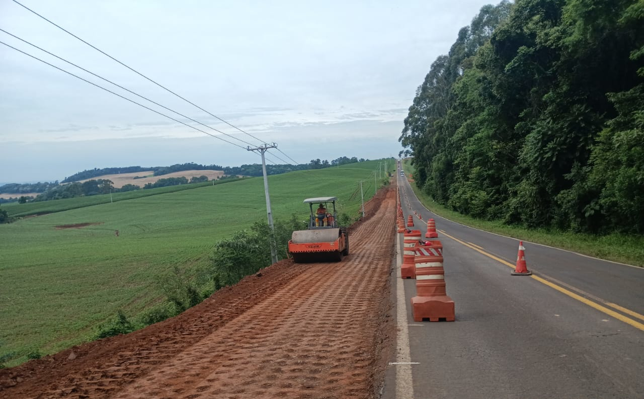 PR-180 serviços de terraplenagem entre Francisco Beltrão e Dois Vizinhos