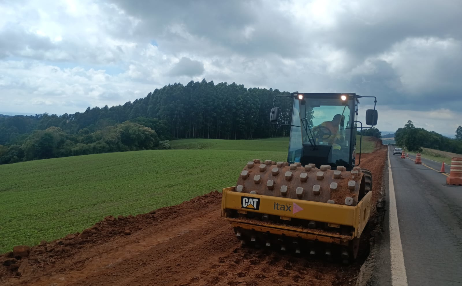 PR-180 serviços de terraplenagem entre Francisco Beltrão e Dois Vizinhos