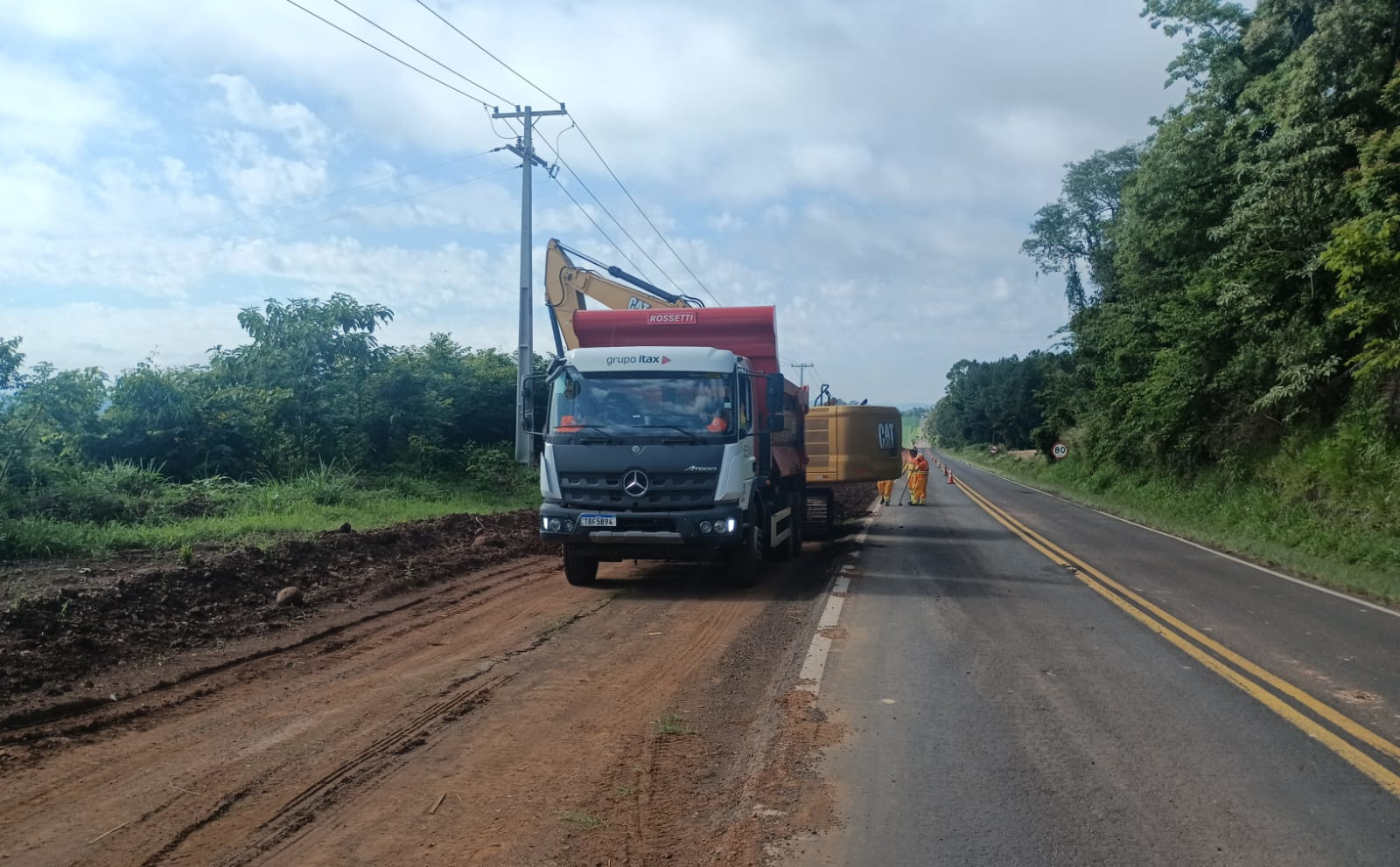 PR-180 serviços de terraplenagem entre Francisco Beltrão e Dois Vizinhos