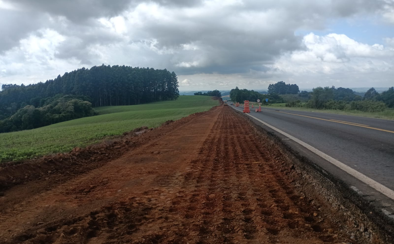PR-180 serviços de terraplenagem entre Francisco Beltrão e Dois Vizinhos