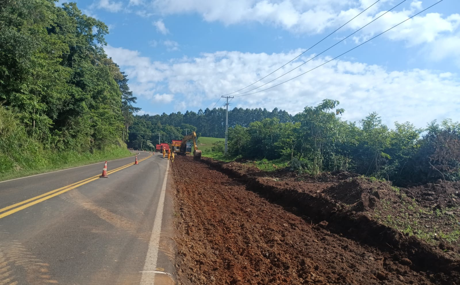 PR-180 serviços de terraplenagem entre Francisco Beltrão e Dois Vizinhos