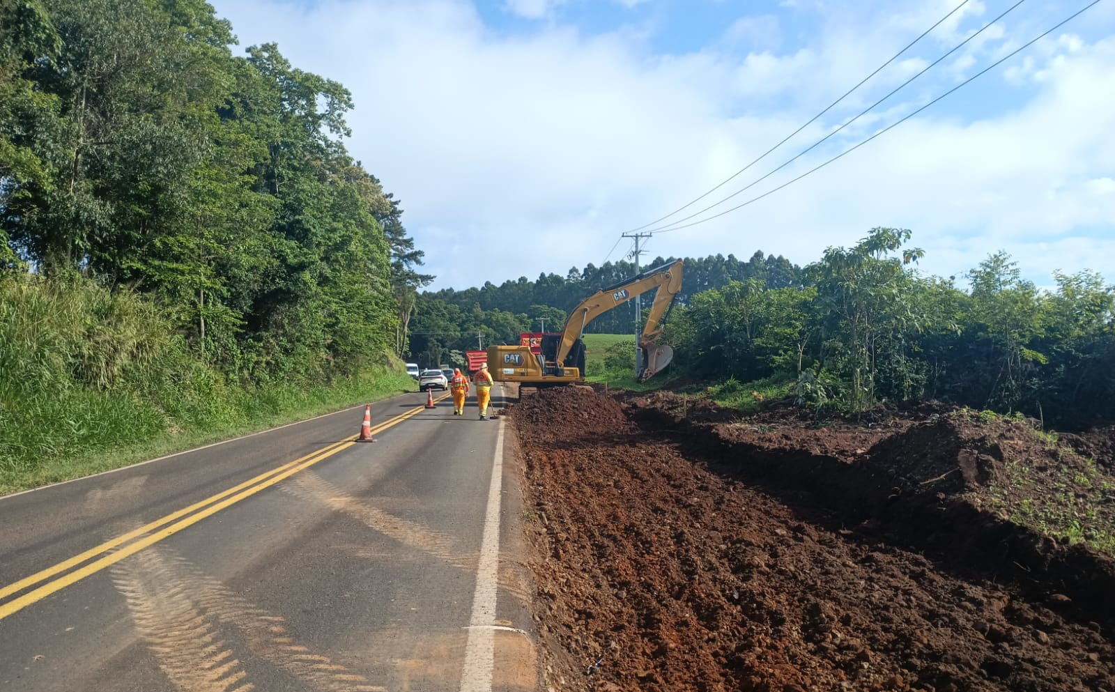 PR-180 serviços de terraplenagem entre Francisco Beltrão e Dois Vizinhos