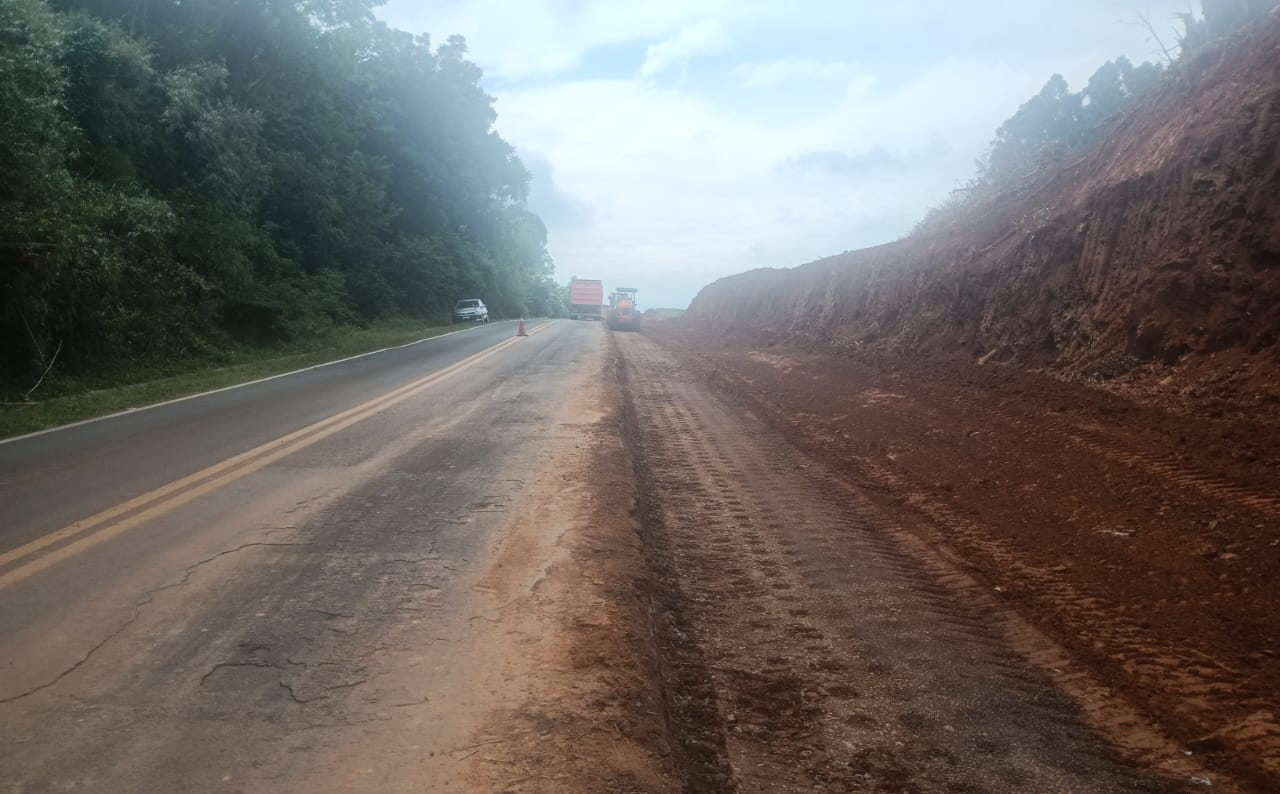 PR-180 serviços de terraplenagem entre Francisco Beltrão e Dois Vizinhos