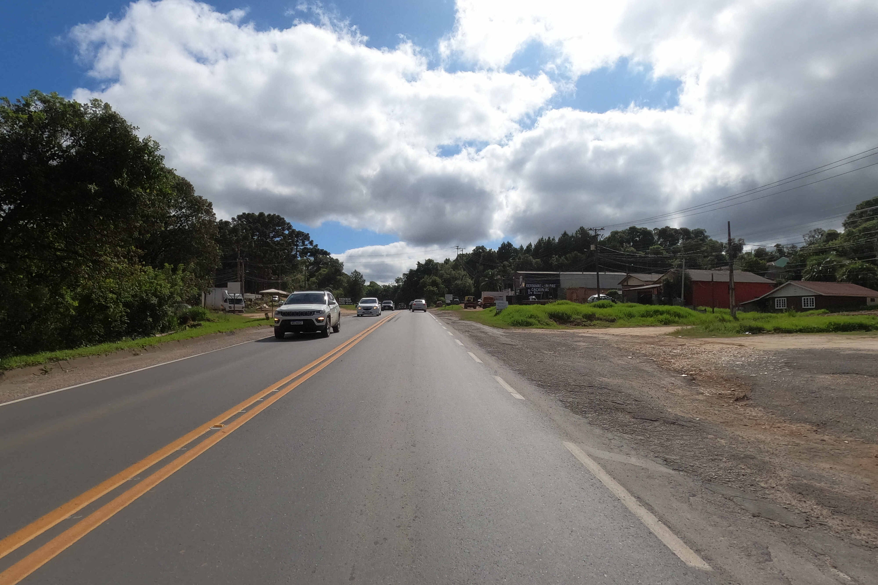 Rodovia dos Minérios em Almirante Tamandaré