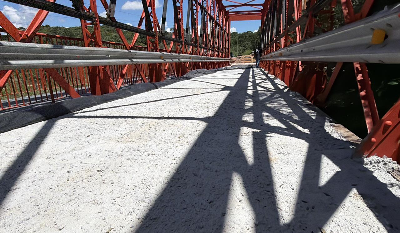 PR-427 Ponte sobre o Rio da Várzea em reformas
