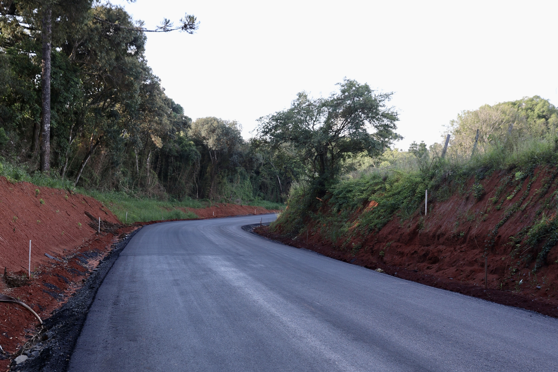 Pavimentação da Estrada da Gruta em Teixeira Soares