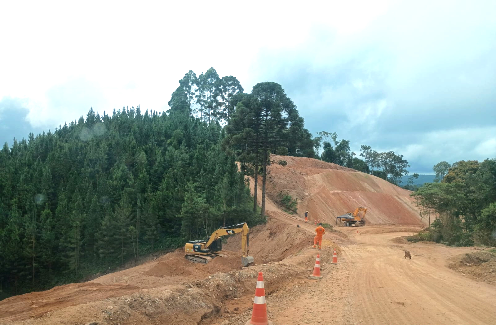 PR-092 em Doutor Ulysses obra de pavimentação