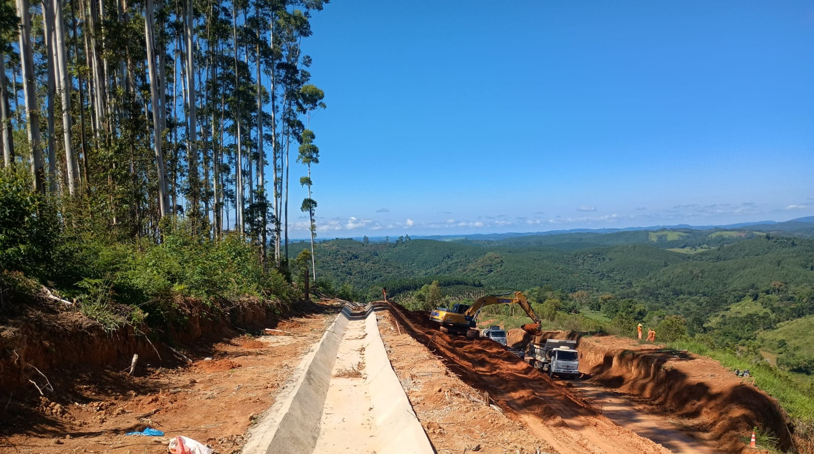 PR-092 em Doutor Ulysses obra de pavimentação