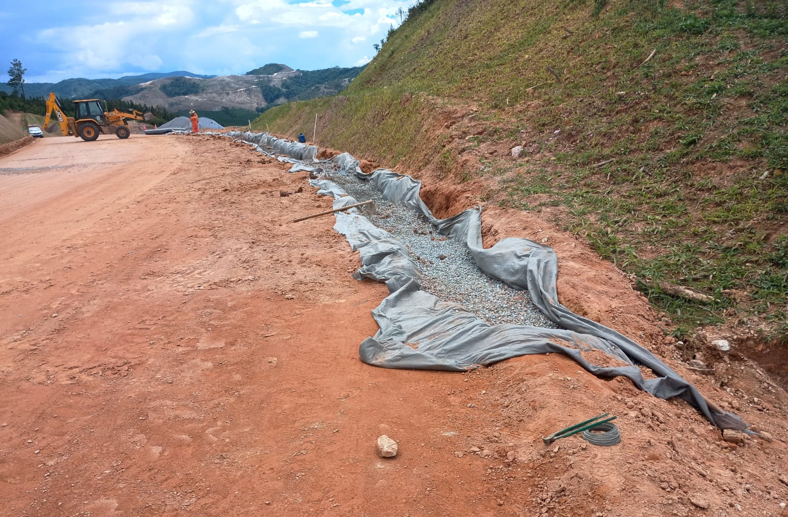 PR-092 em Doutor Ulysses obra de pavimentação