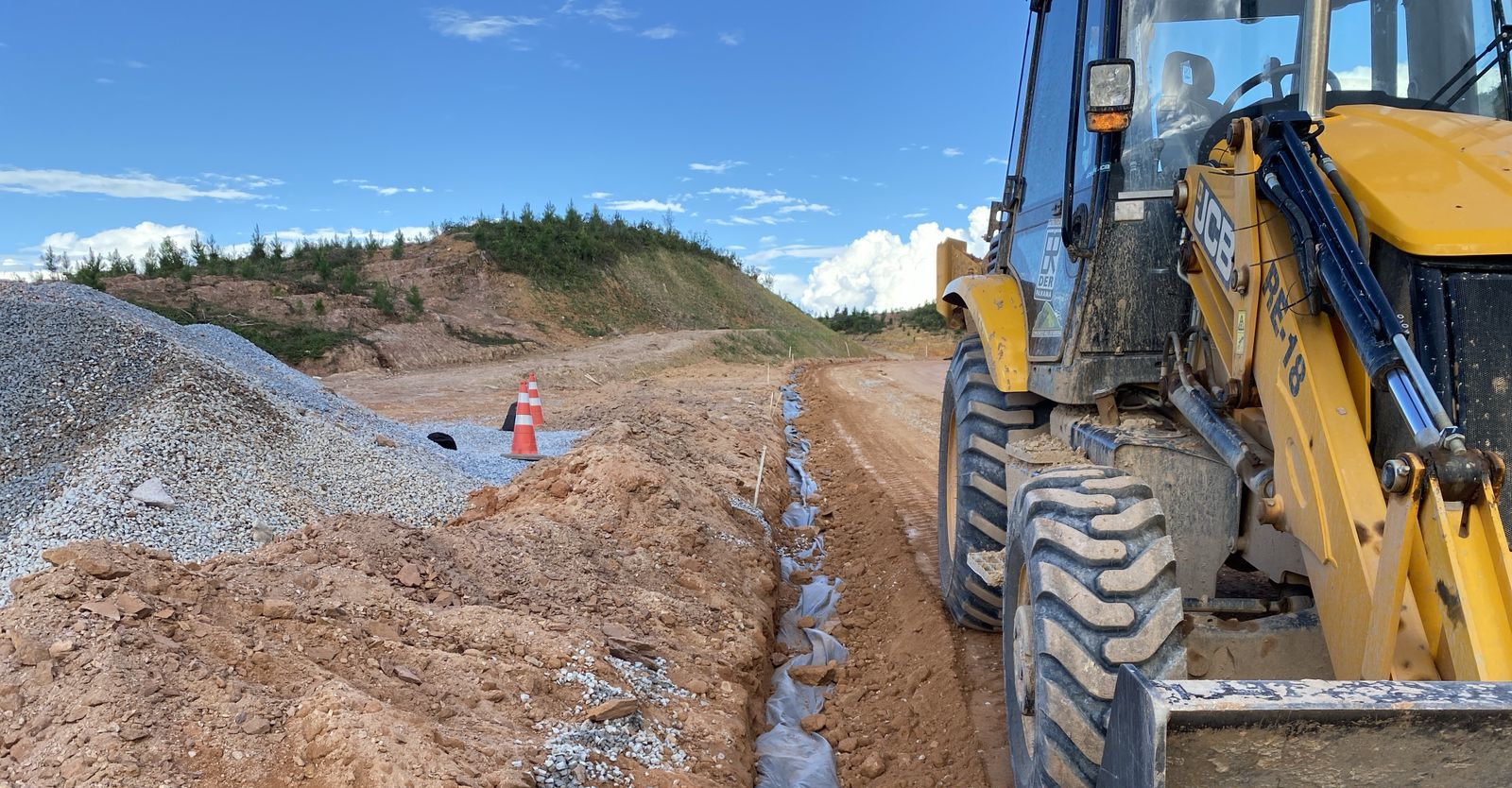 PR-092 em Doutor Ulysses obra de pavimentação