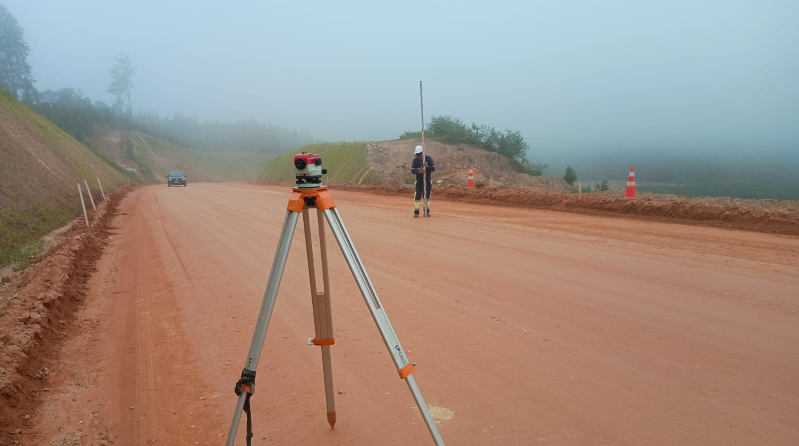 PR-092 em Doutor Ulysses obra de pavimentação