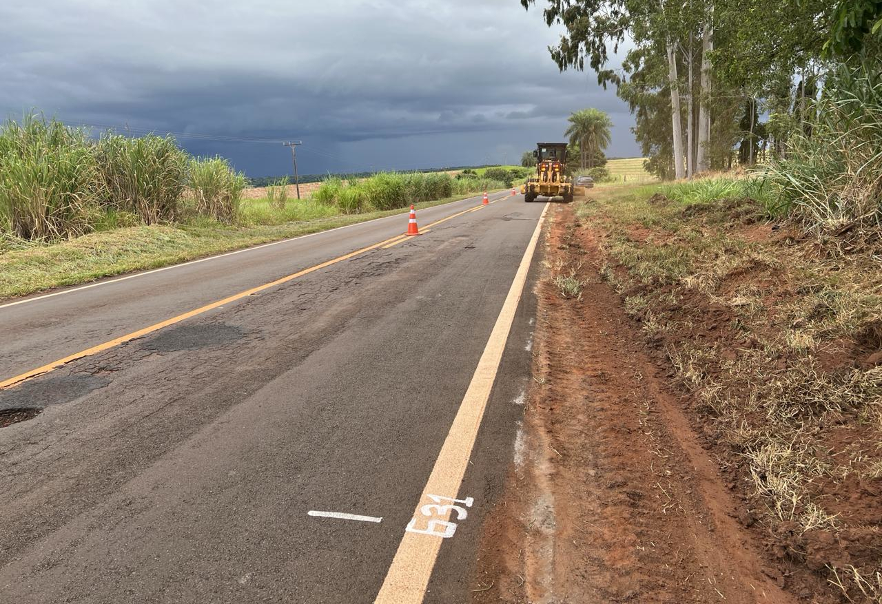 PR-218 desconfinamento lateral de bordo entre Santa Cruz do Monte Castelo e Querência do Norte