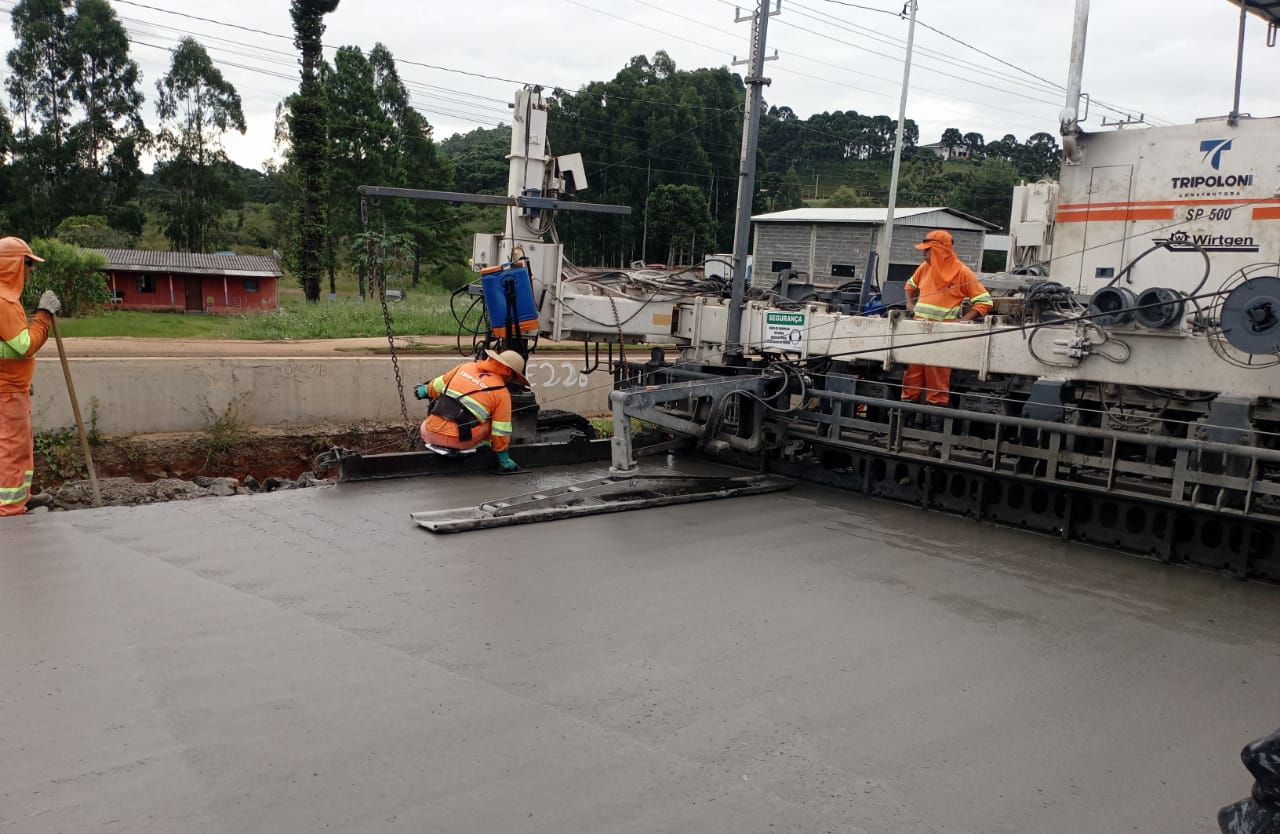 PRC-466 duplicação em concreto entre Pitanga e Turvo - pavimento de concreto