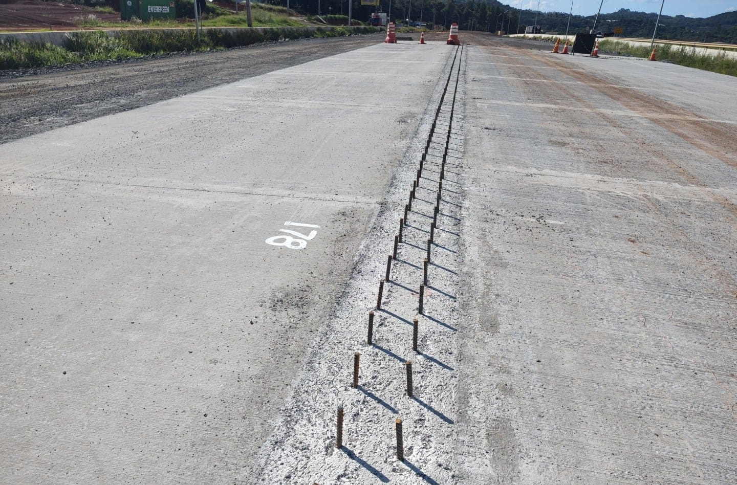 PRC-466 duplicação em concreto entre Pitanga e Turvo - barreira de concreto New Jersey