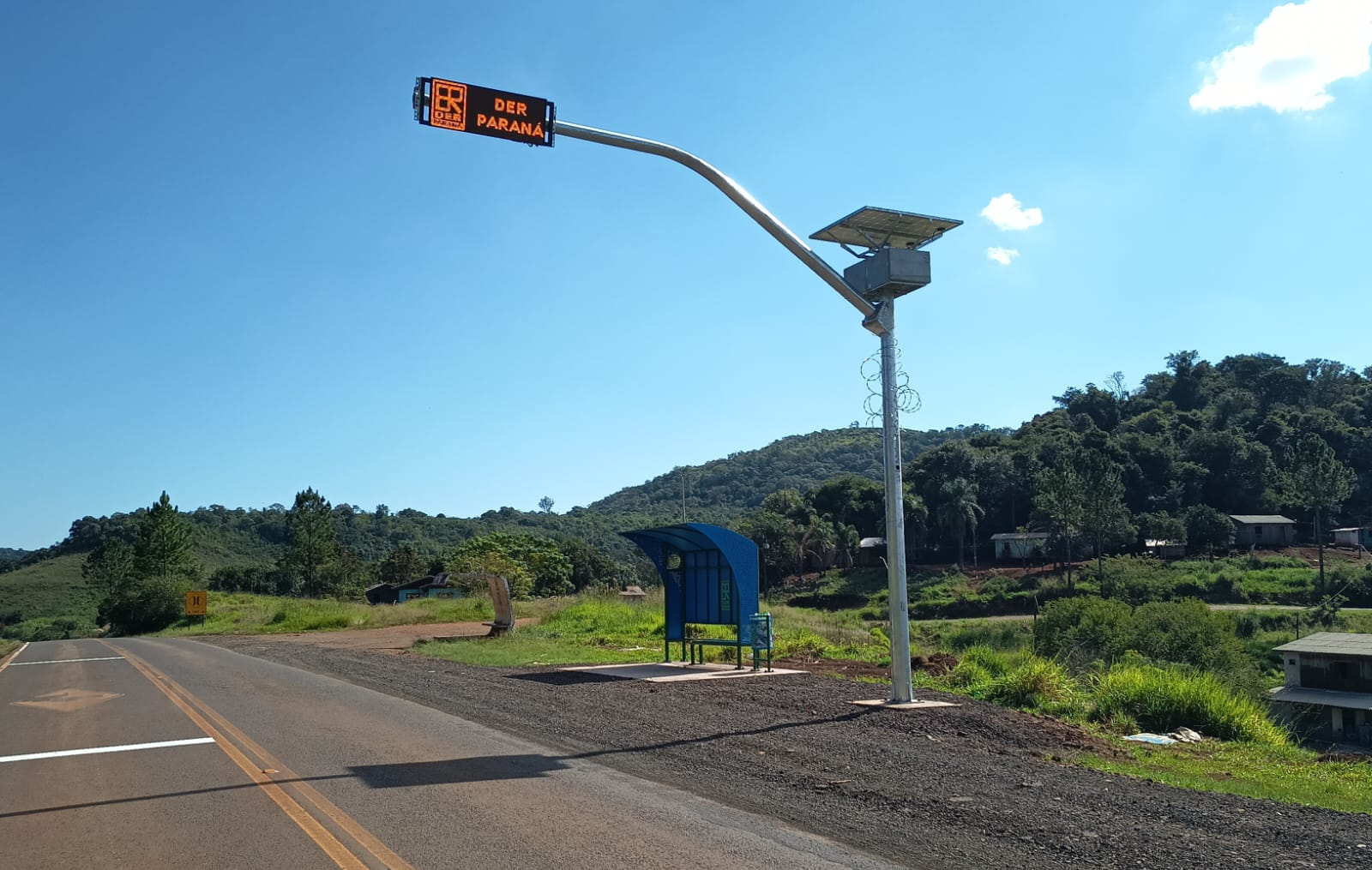 Novo abrigo para parada de ônibus na PR-473 em Nova Laranjeiras