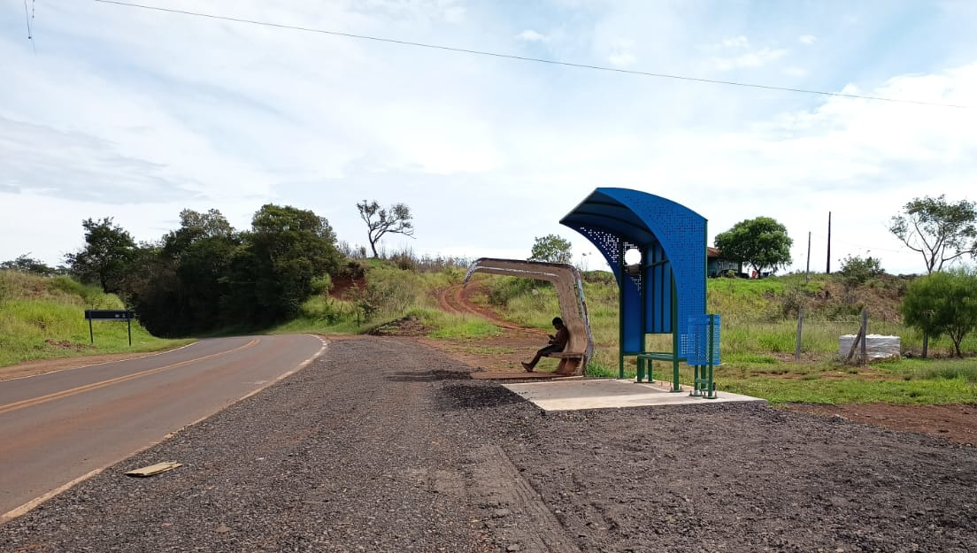 Novo abrigo para parada de ônibus na PR-473 em Nova Laranjeiras