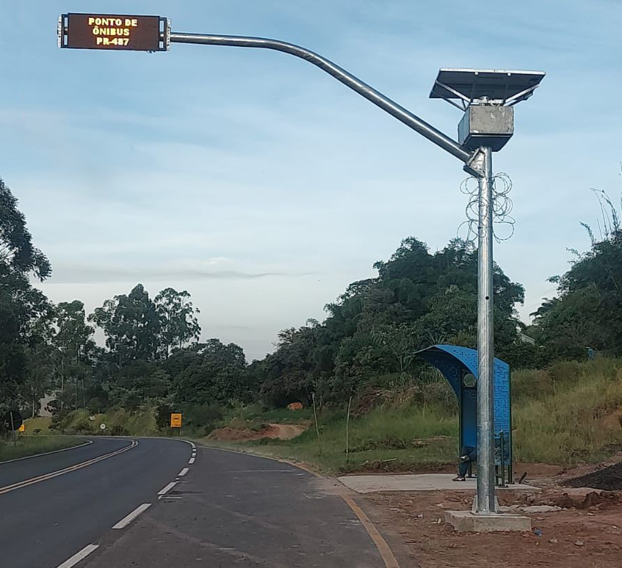 Novo abrigo para parada de ônibus na PRC-487 em Cândido de Abreu