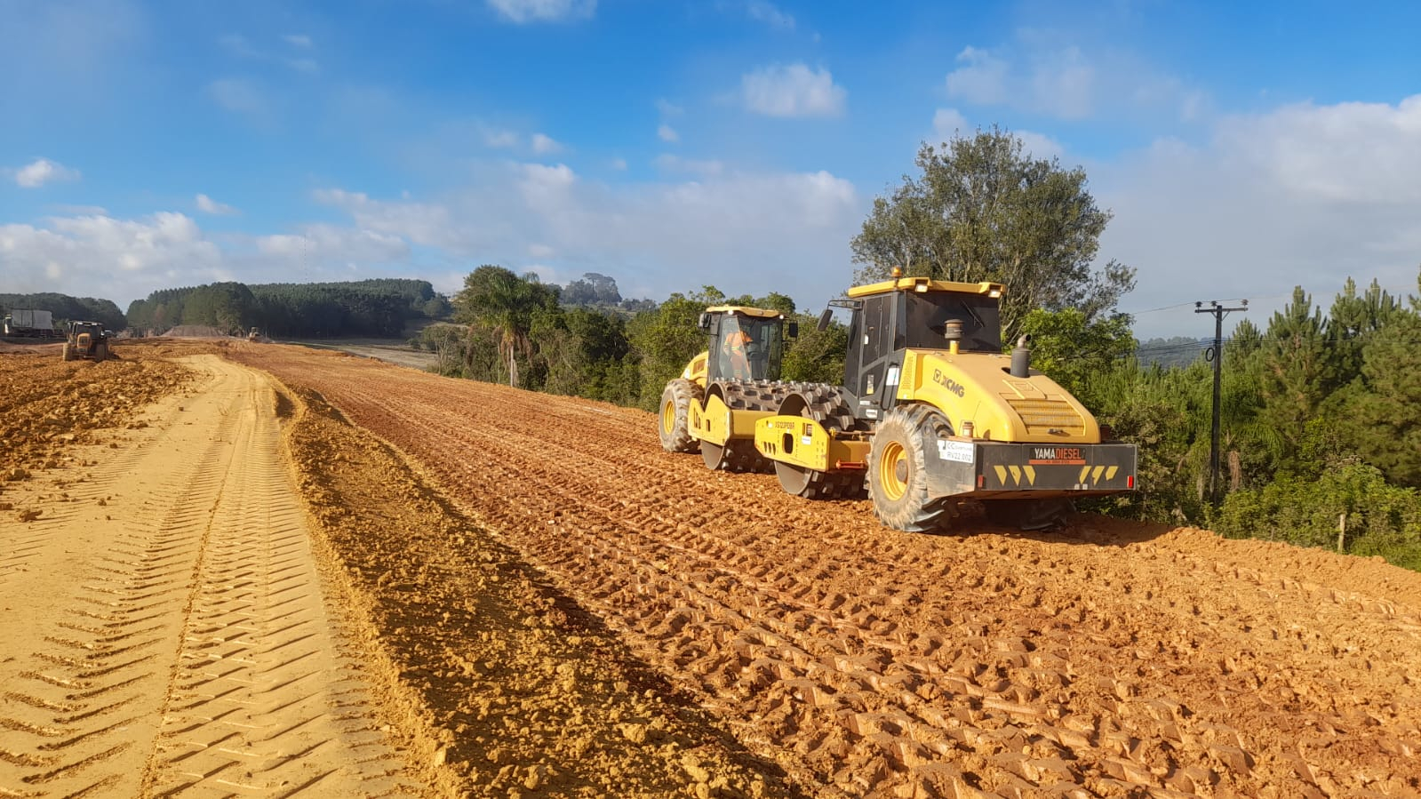 PR-151 entre Ponta Grossa e Palmeira - terraplenagem