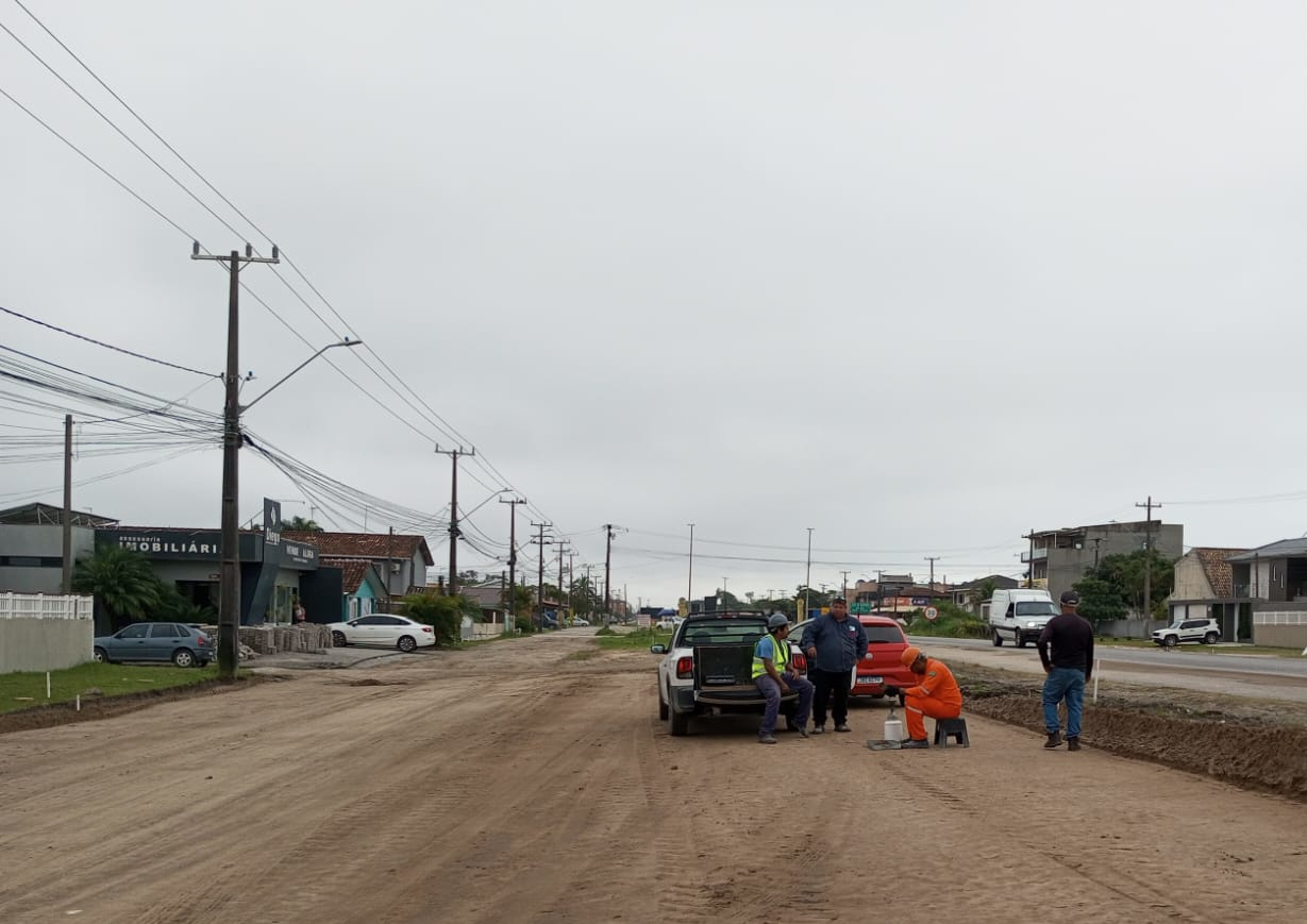 PR-412 duplicação entre Matinhos e Praia de Leste - regularização de subleito